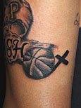 バスケットボールに十字架のタトゥー　ｓ2201