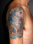 青色のカラーの鳳凰 タトゥー
