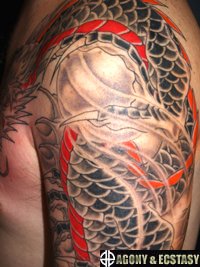 龍の背ビレと腹に色を入れた刺青デザイン117_3