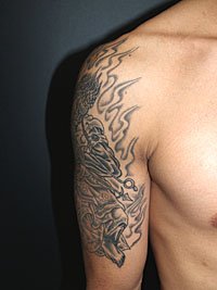 炎を纏った勇ましい不動明王の刺青デザイン119_7