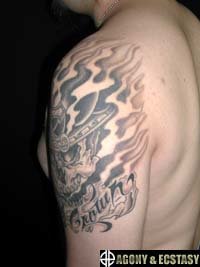 骸骨に英文字のタトゥー138_4