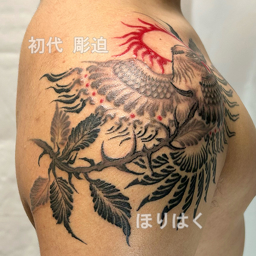 鳥と葉っぱのデザインと太陽のトライバルタトゥー1654_2