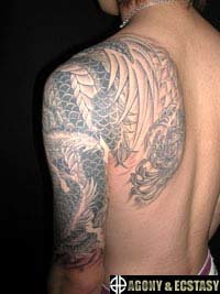 煙の背景の龍の刺青25_5