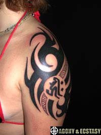 トライバルに梵字　t2101277_2