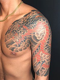 胸から腕の刺青 龍368_5