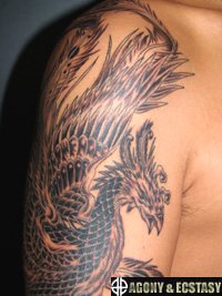 羽を広げた鳳凰の刺青_7
