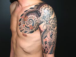 桜吹雪に龍と雷の刺青433_11