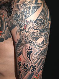 桜吹雪に龍と雷の刺青433_4