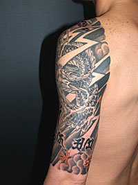 桜吹雪に龍と雷の刺青433_6