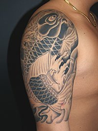 腕に昇り鯉の和彫り686_3