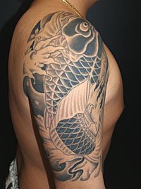 腕に昇り鯉の和彫り686_9