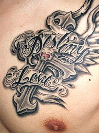 十字架に髑髏と英文字のタトゥー784_3