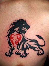 ライオン＆ハートのタトゥー