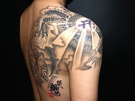 龍の刺青 /  光差雲龍831_12