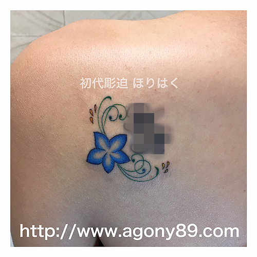 プルメリアの花に誕生石と唐草模様のタトゥー画像964_1